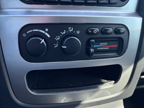 Used 2005 Dodge Ram 1500 Truck 2WD Quad Cab image 12