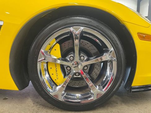 Used 2011 Chevrolet Corvette Grand Sport w/ Preferred Equipment Group RWD image 29