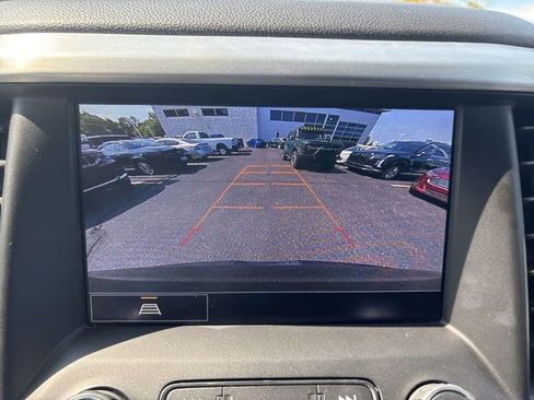 Used 2023 GMC Acadia SLT image 36