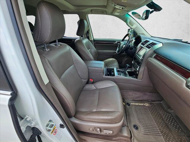 Used 2018 Lexus GX 460 Premium w/ Premium Package AWD/4WD image 21