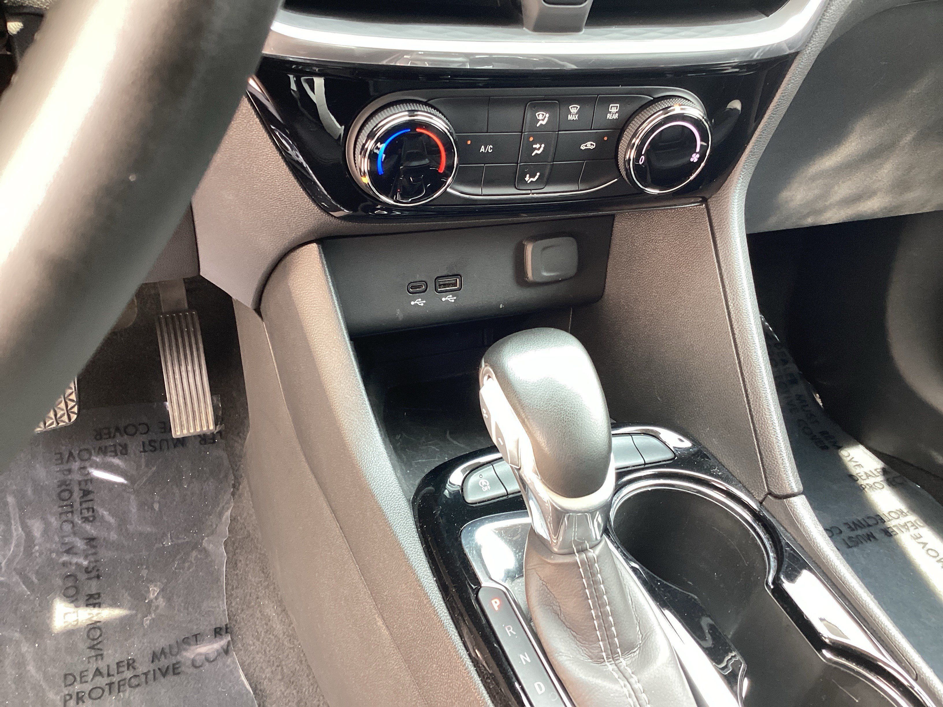 Used 2024 Buick Encore GX Sport Touring FWD image 25