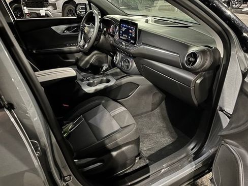 Used 2025 Chevrolet Blazer LT FWD image 16
