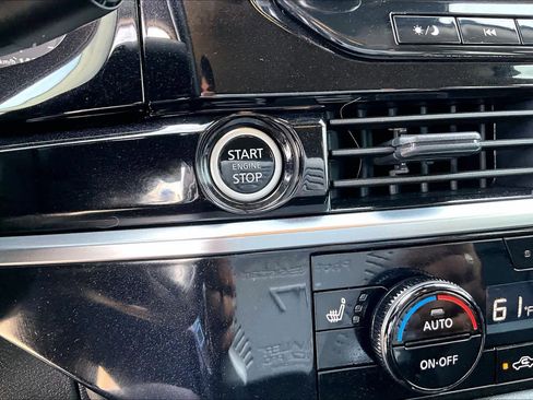 Used 2024 Nissan Pathfinder SL image 35