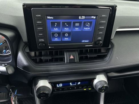 Used 2022 Toyota RAV4 LE AWD/4WD image 14