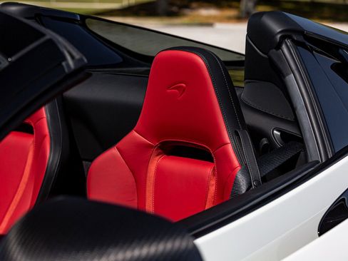 Used 2024 McLaren 750S Spider image 19