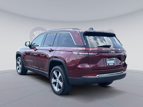 Used 2023 Jeep Grand Cherokee Limited AWD/4WD image 4