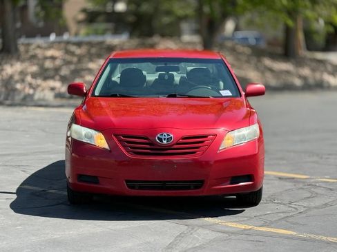 Used 2009 Toyota Camry LE FWD image 2