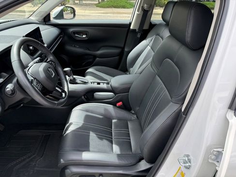 Used 2024 Honda HR-V EX-L image 11