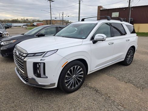Used 2023 Hyundai Palisade Calligraphy image 1