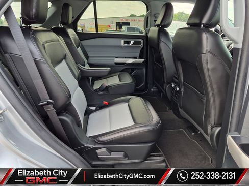 Used 2022 Ford Explorer XLT w/ Equipment Group 202A AWD/4WD image 24