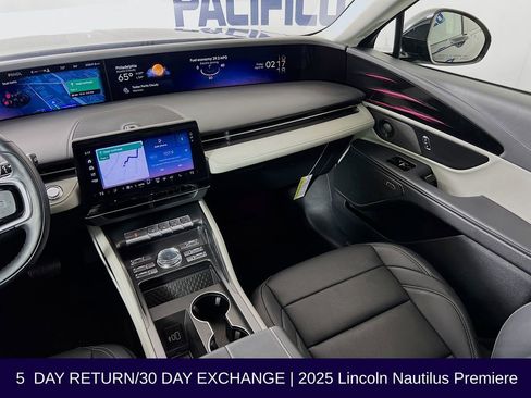 Used 2025 Lincoln Nautilus Premier w/ Equipment Group 102A AWD/4WD image 30