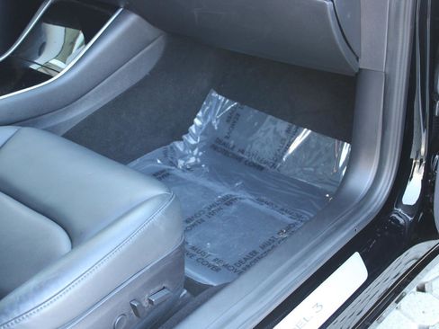 Used 2018 Tesla Model 3 Mid Range image 34