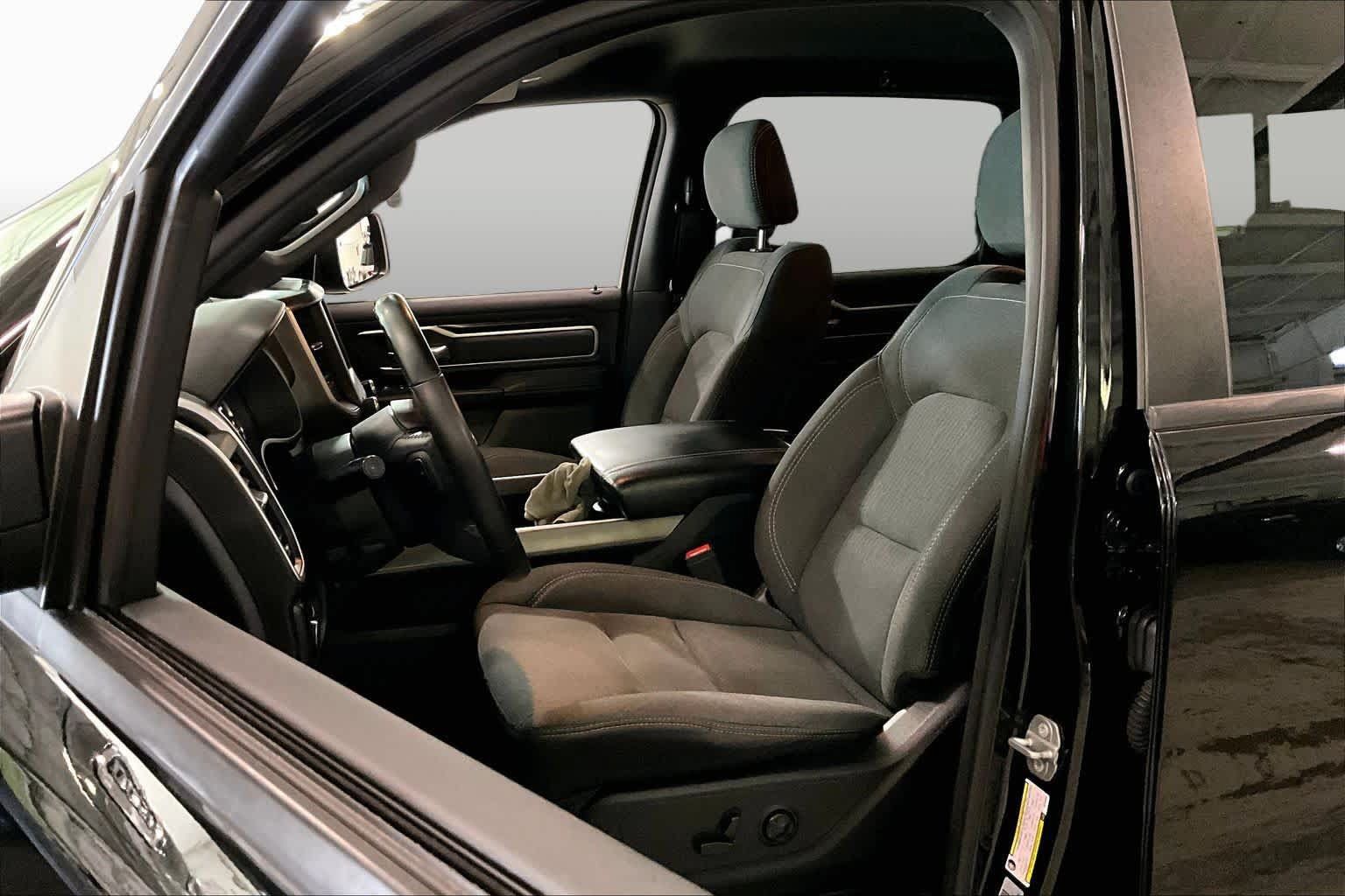 Used 2019 RAM 1500 Big Horn AWD/4WD image 9