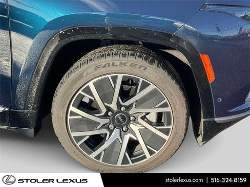 Used 2025 Jeep Wagoneer S Limited image 10