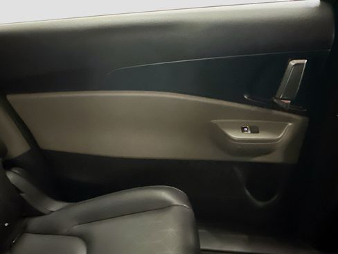 Used 2026 Kia Carnival FWD image 26