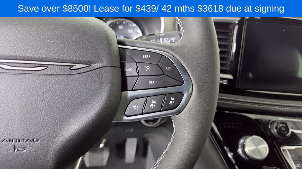 New 2027 Chrysler Pacifica Select AWD/4WD image 19