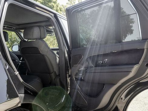 Used 2026 Land Rover Range Rover SV AWD/4WD image 25