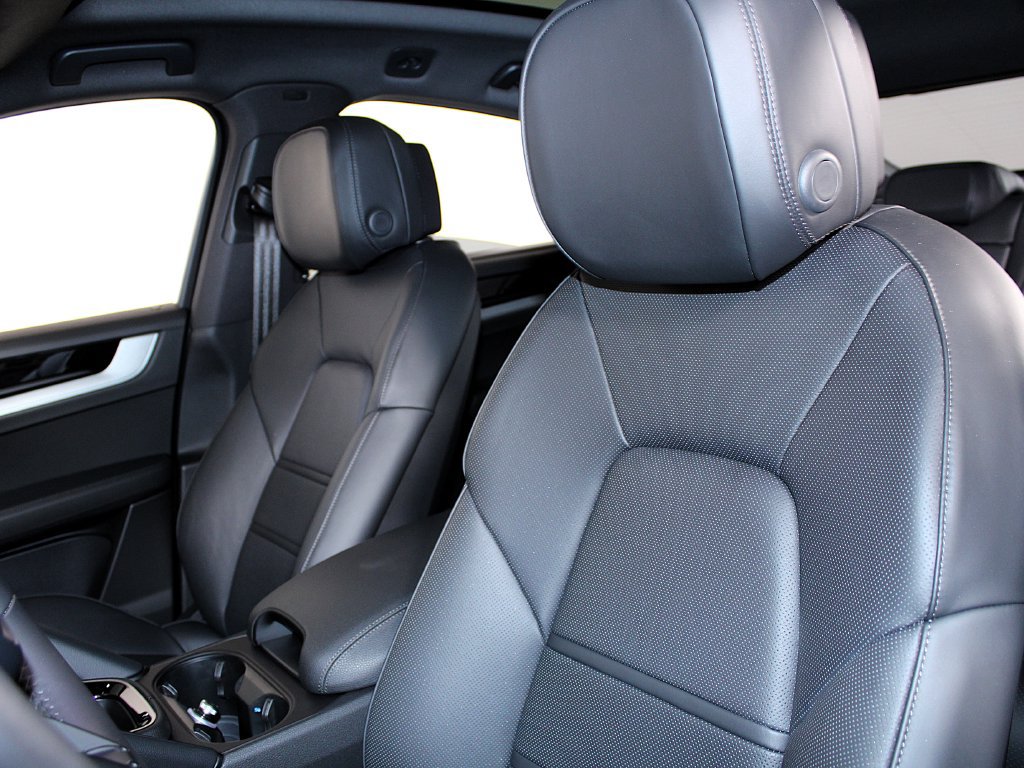 Certified 2026 Porsche Cayenne S AWD/4WD image 19