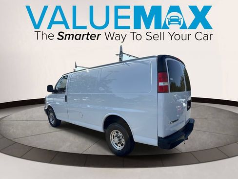 Used 2019 Chevrolet Express 2500 w/ Driver Convenience Package RWD image 5