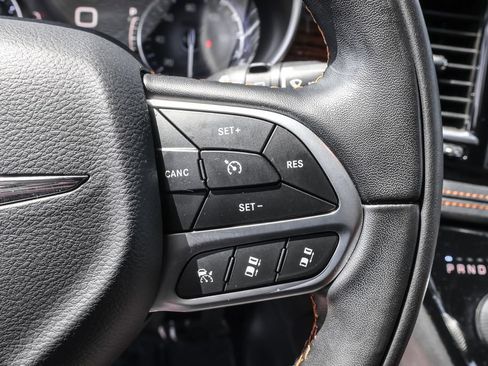 Used 2022 Chrysler Pacifica Pinnacle AWD/4WD image 24