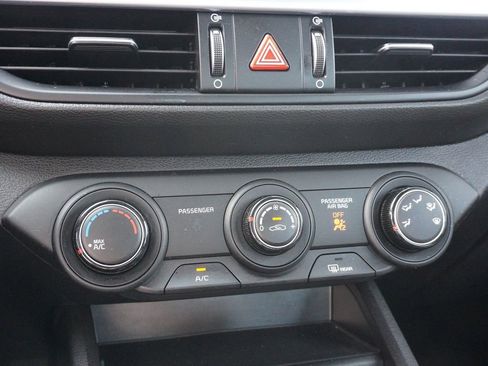 Used 2023 Kia Forte LXS image 39