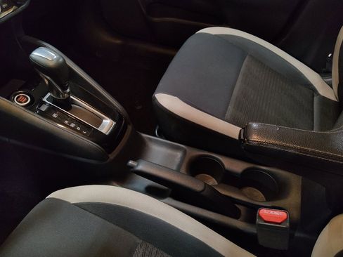 Used 2020 Nissan Versa SV image 26