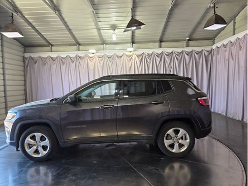 Used 2020 Jeep Compass Latitude FWD image 9