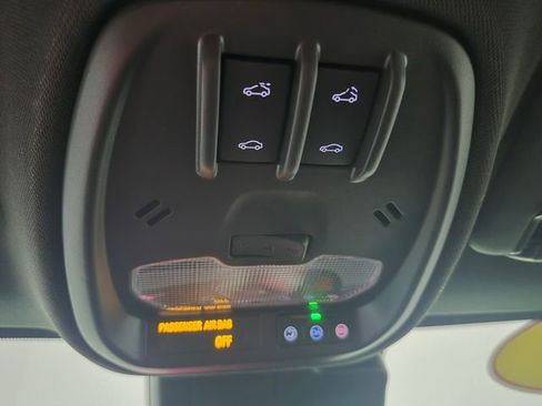 Certified 2025 Buick Envista Avenir image 26