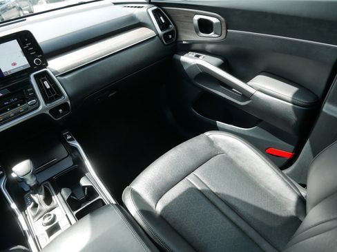 Certified 2023 Kia Sorento X-Line EX AWD/4WD image 11