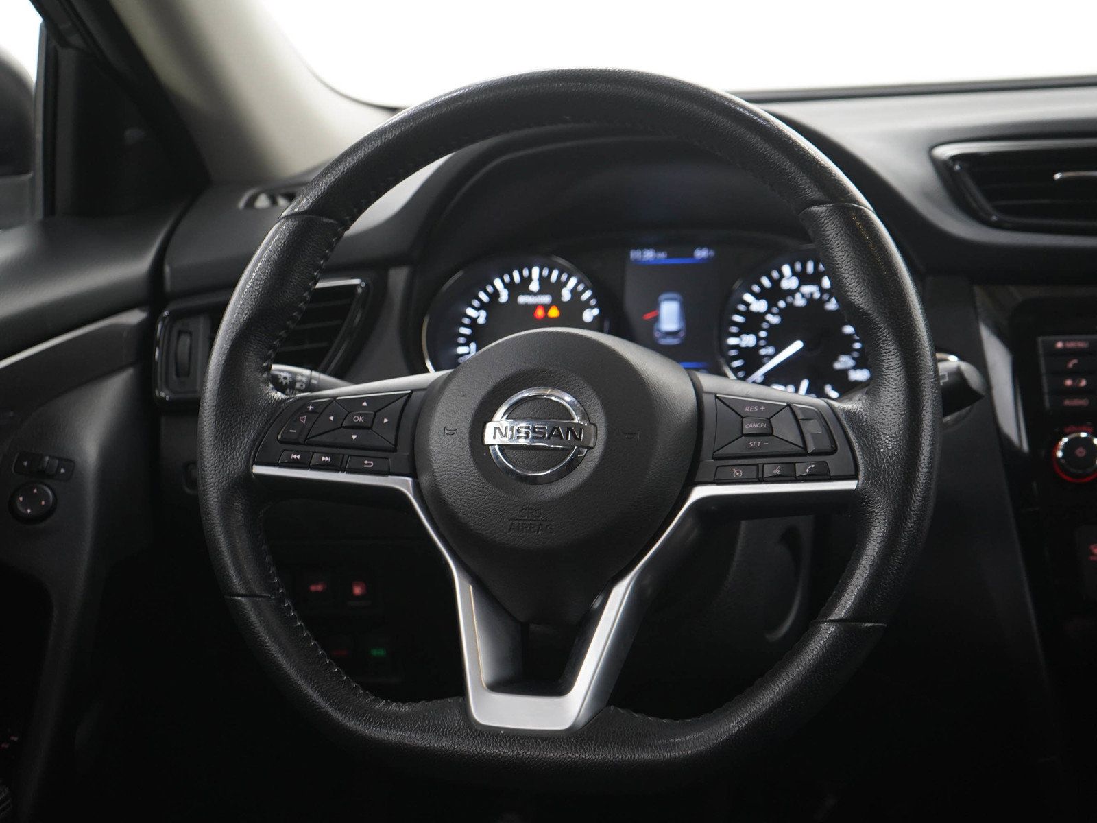 Used 2019 Nissan Rogue SV AWD/4WD image 17