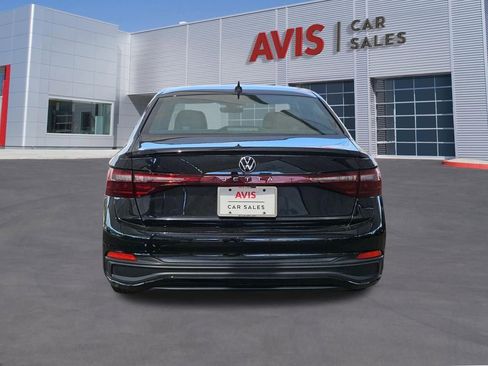Used 2025 Volkswagen Jetta Sport FWD image 5