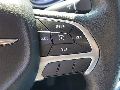 Used 2016 Chrysler 200 Limited image 15