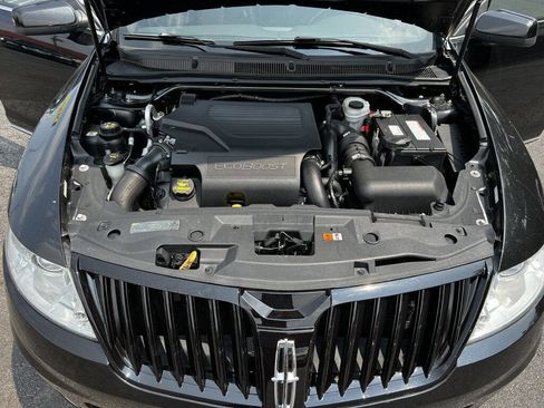 Used 2010 Lincoln MKS AWD image 22