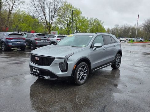 Used 2024 Cadillac XT4 Sport AWD/4WD image 4