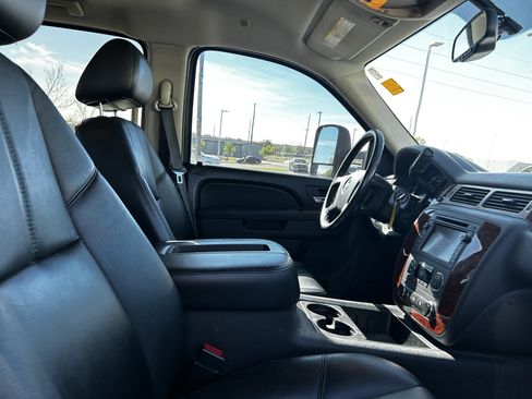 Used 2010 Chevrolet Silverado 2500 LTZ w/ Convenience Package AWD/4WD image 12