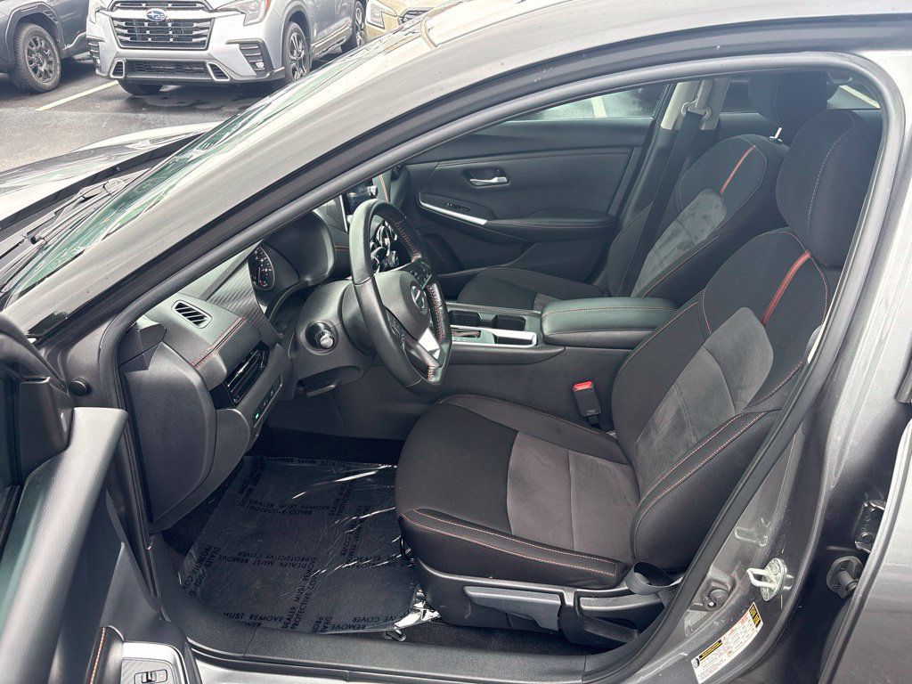 Used 2023 Nissan Sentra SR w/ Electronics Package FWD image 9