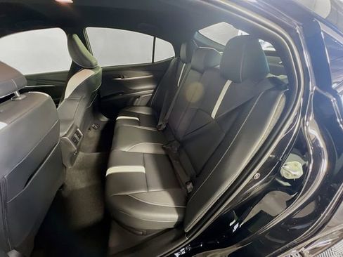 Used 2025 Toyota Camry SE image 26