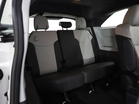 Used 2024 Toyota Sienna XSE image 15