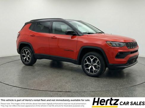 Used 2025 Jeep Compass Limited image 1