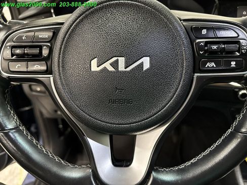 Used 2022 Kia Niro Touring Special Edition image 22