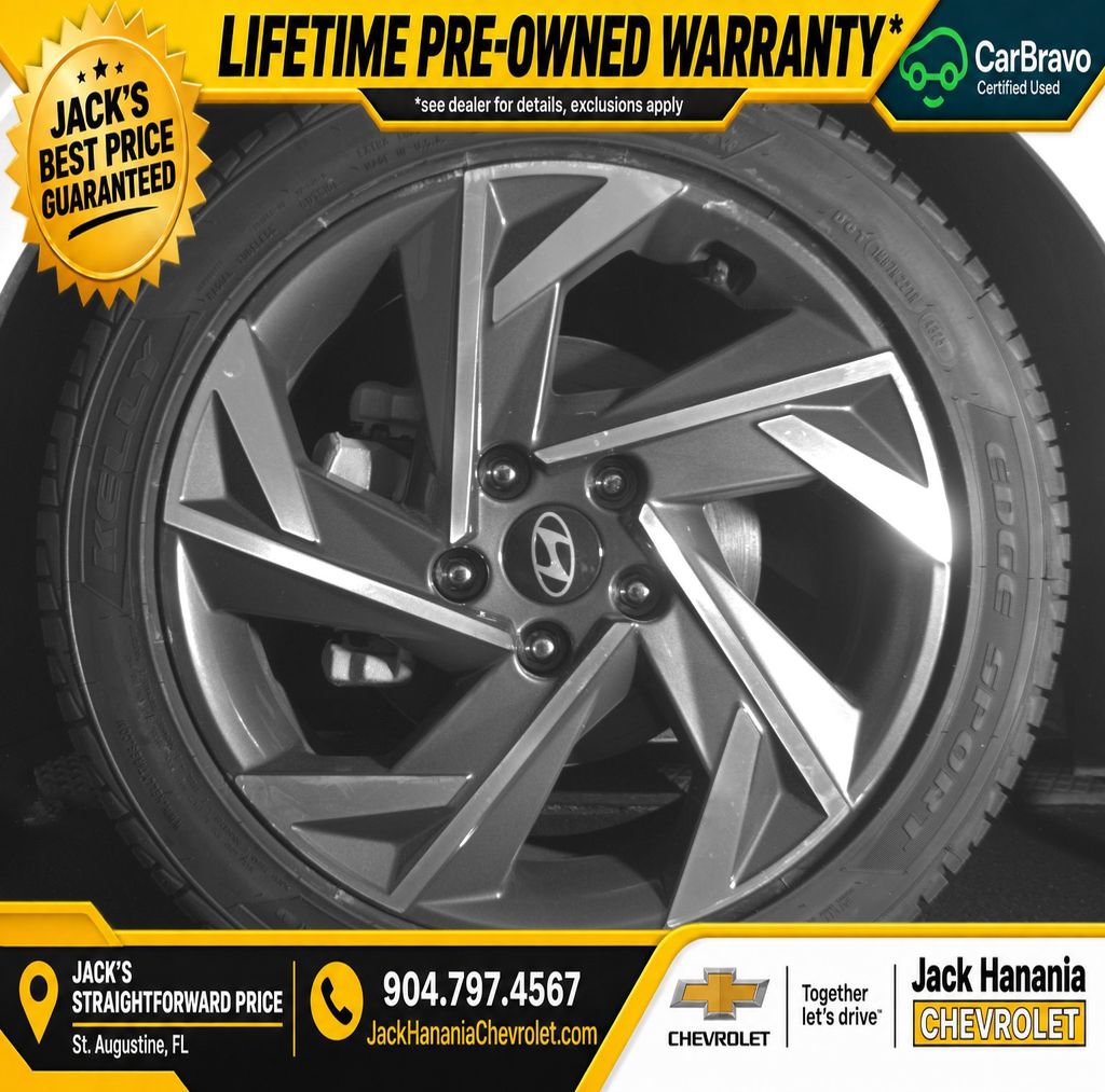 Used 2025 Hyundai Elantra SEL FWD image 26
