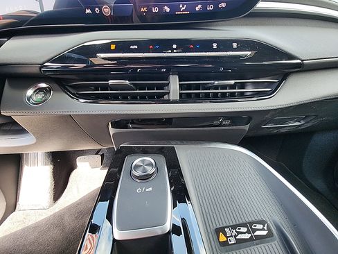 New 2026 Buick Enclave Sport Touring image 24