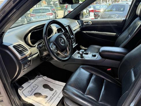 Used 2015 Jeep Grand Cherokee Limited w/ Trailer Tow Group IV AWD/4WD image 11