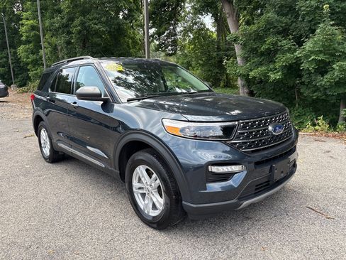 Used 2024 Ford Explorer XLT w/ Equipment Group 202A AWD/4WD image 1