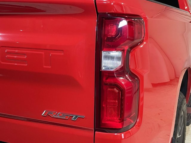 Used 2023 Chevrolet Silverado 1500 RST AWD/4WD image 15