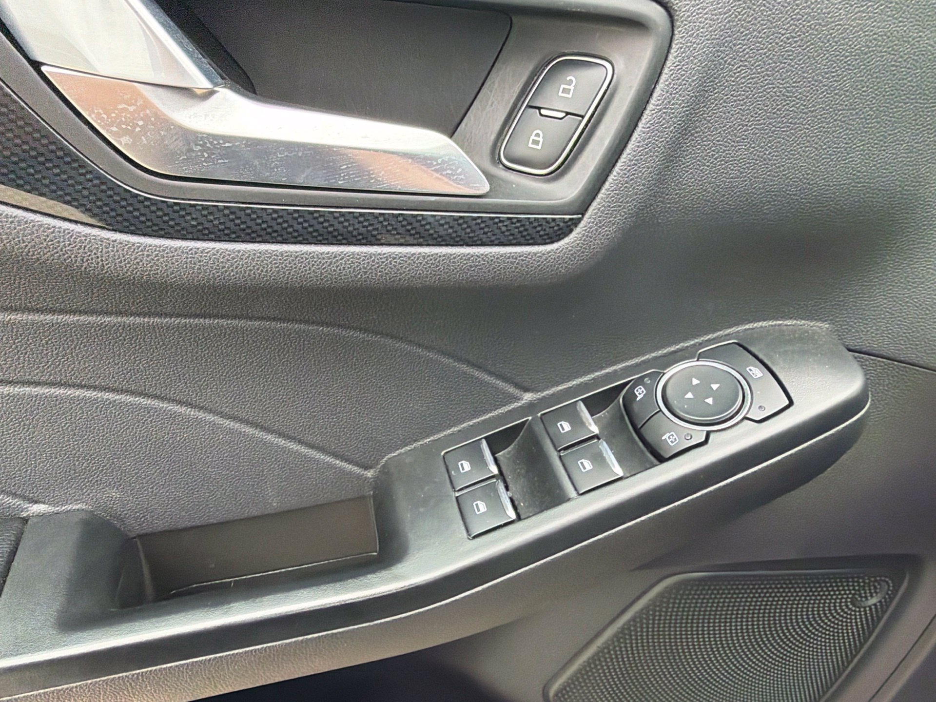 Used 2025 Ford Escape ST-Line Select AWD/4WD image 11