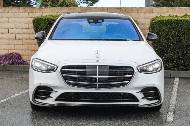 Used 2025 Mercedes-Benz S 580 4MATIC Sedan image 2