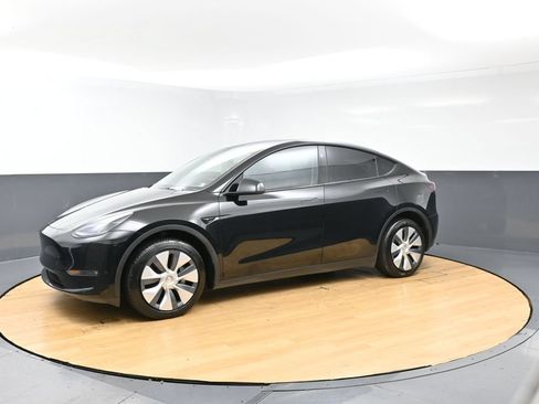 Used 2023 Tesla Model Y Long Range AWD/4WD image 45