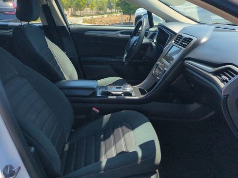 Used 2020 Ford Fusion SE FWD image 30