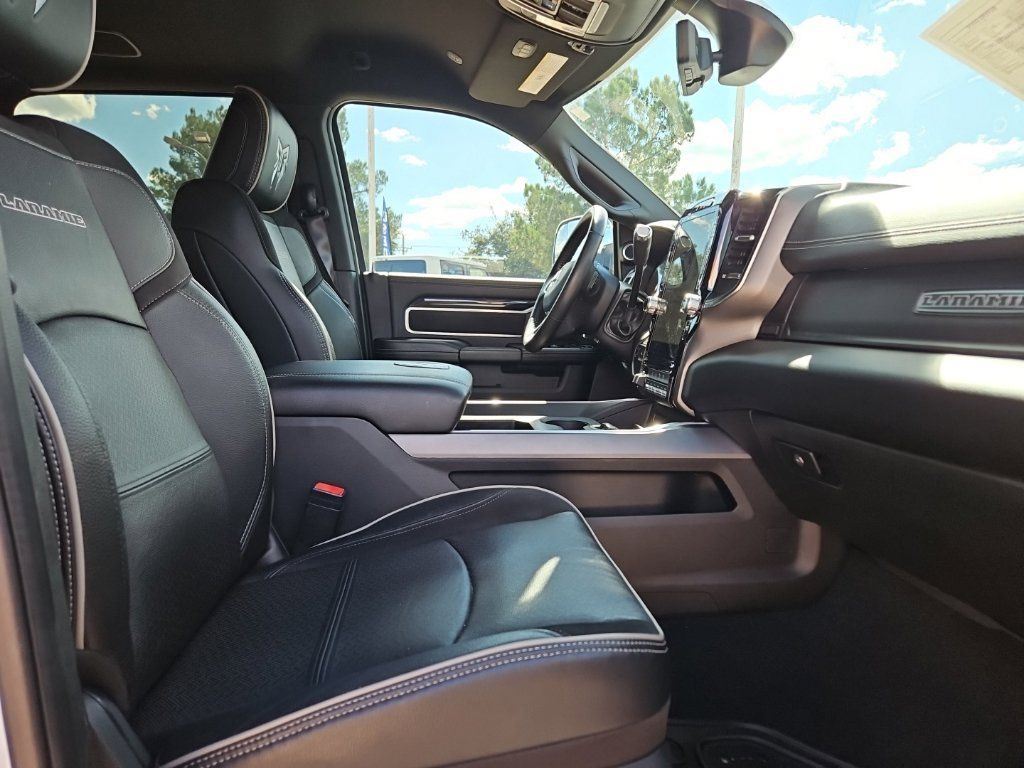Used 2022 RAM 3500 Laramie AWD/4WD image 22